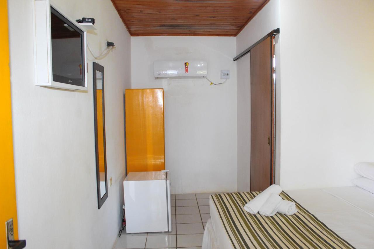 Quarto Triplo com Banheiro Privativo