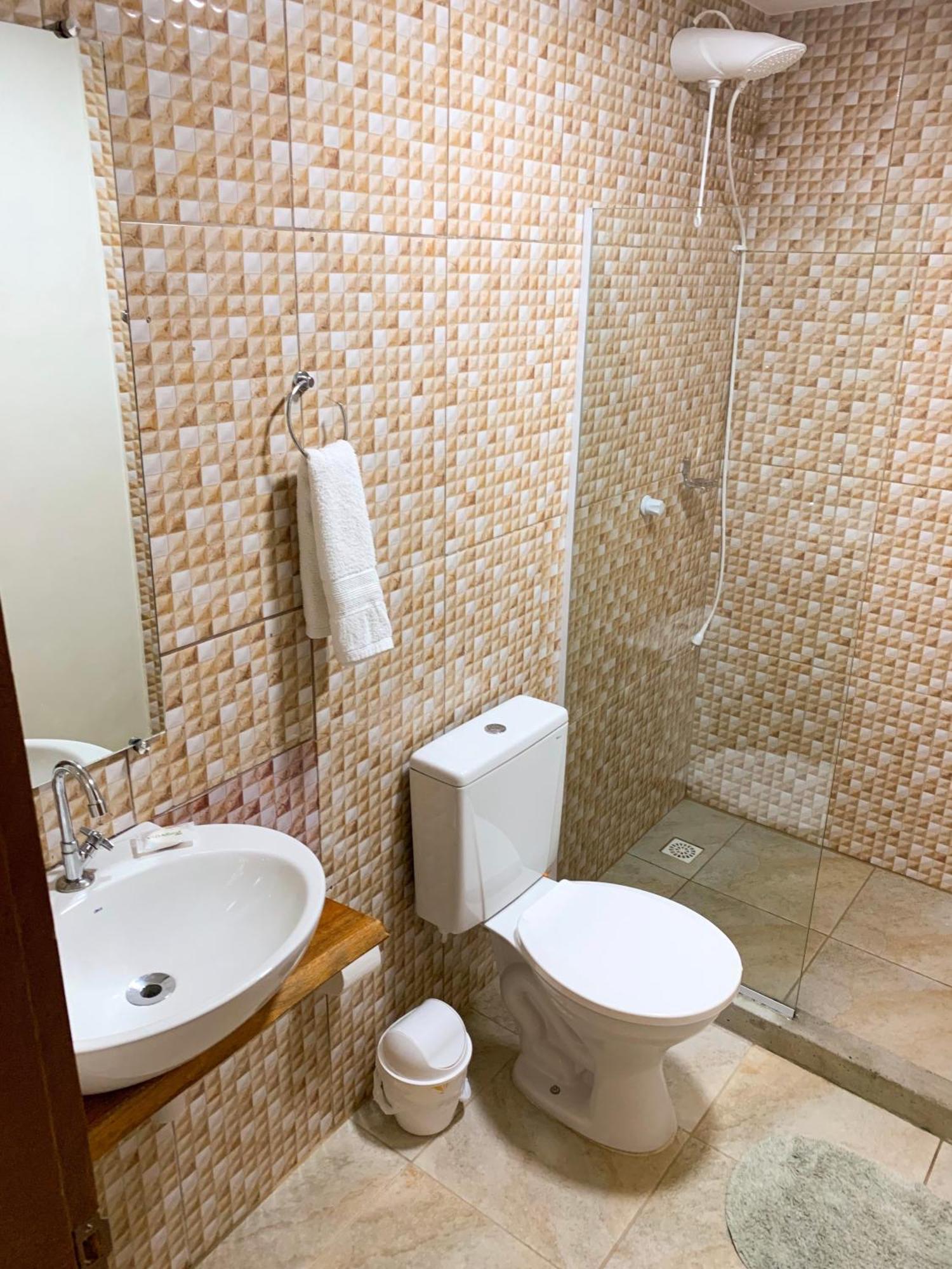 Quarto Duplo com Vista da Piscina